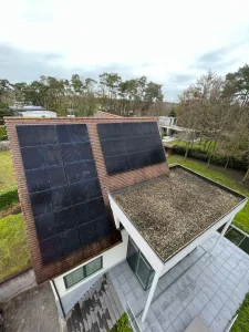 huis met zonnepanelen