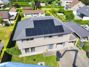 huis met zonnepanelen